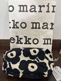 marimekko マリメッコ ポーチ ウニッコ 花柄 (^o^)のサムネイル