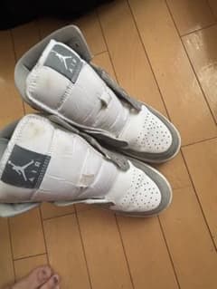 NIKE AIR JORDAN 1 ハイカット スニーカー グレーのサムネイル