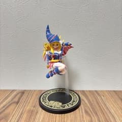 遊戯王　ブラックマジシャンガール　フィギュア
