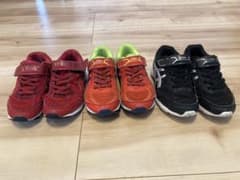ASICS LAZERBEAM キッズシューズ セットのサムネイル