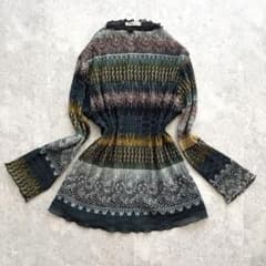 美品 長袖カットソー プリーツチュニック 総柄 M〜L 古着女子 レトロのサムネイル
