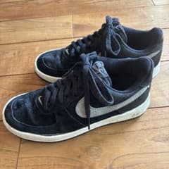 NIKE AIR FORCE 1 ブラック ／グレースニーカー