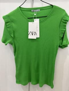 ZARAトップスのサムネイル