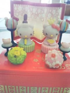 キティ&ダニエル　ミニ　雛人形のサムネイル