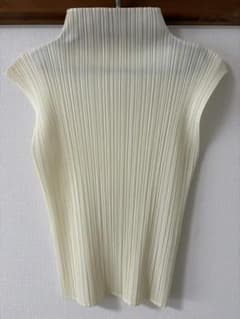 PLEATS PLEASE ホワイト　ノースリーブのサムネイル