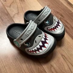 t*g様 ⭐︎着用5日以内の美品⭐︎1歳〜2歳サンダル　クロックス　13.2cmのサムネイル
