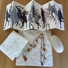 ヨーガンレール 琥珀ロングネックレスと収納ケース - メルカリ