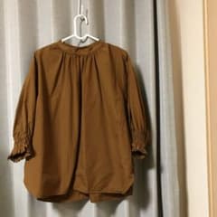 ブラウンのトップスのサムネイル