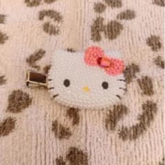 ♢サンリオ　キティちゃん♢ 前髪クリップ　デコ　パールのサムネイル