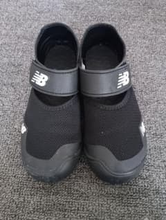 New Balance サンダル ブラックのサムネイル