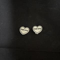 TRUE LOVE ハートモチーフ イヤリングのサムネイル