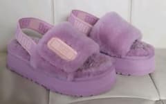 【Rady様専用】UGG　厚底　ファーサンダル　パープルのサムネイル