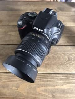 Nikon D5100 標準ズームレンズ付きのサムネイル