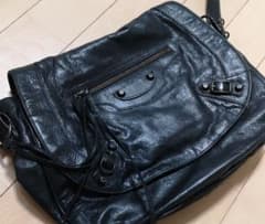 BALENCIAGA　ショルダーバッグのサムネイル