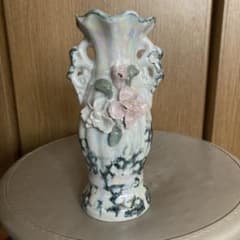 花柄装飾 陶器製フリル口花瓶 約18センチのサムネイル