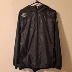 早いもの勝ち！Umbro　アンブロ　スポーツ　普段着　ナイロンパーカー　L　黒のサムネイル