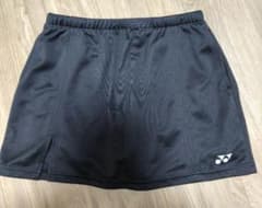 YONEX テニス　スコート　黒　（Lサイズ）のサムネイル