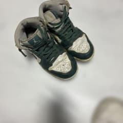 NIKEのサムネイル