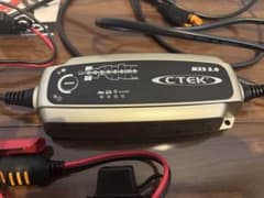 CTEK MXS 5.0 バッテリー充電器のサムネイル