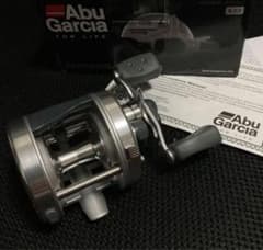 未使用で値下げ　Abu Garciaベイト(両軸)リール AMBS-5500Sのサムネイル