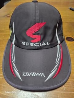Daiwa SPECIAL キャップ グレー/レッドのサムネイル