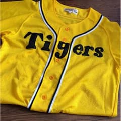 阪神タイガース ユニフォームのサムネイル