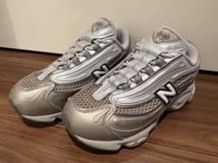 New Balance 1000 シルバー スニーカー 19cmのサムネイル