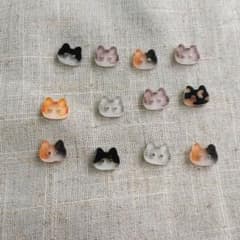 ネコぼたん12個 猫型ボタン 詰め合わせ ハンドメイド 手芸素材のサムネイル