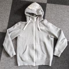 THE NORTH FACE グレー パーカー Sサイズのサムネイル