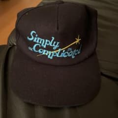 simply complicated capのサムネイル