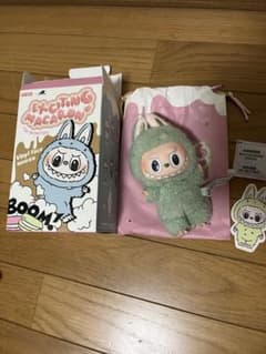 THE MONSTERS Exciting Macaron ラブブ マカロンのサムネイル