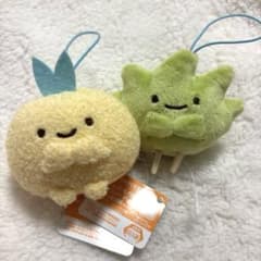 すみっコぐらし ひも付きマスコットあじふらいのしっぽ　ざっそう　 2個セットのサムネイル