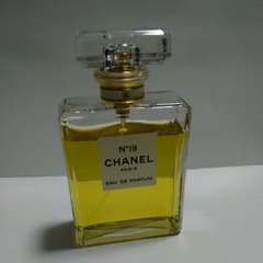 CHANEL N゜19 ☆*  100ml EAU DE PARFUMのサムネイル