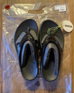 【新品】OOFOS ウーフォス oomega ブラック 24cmのサムネイル