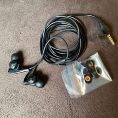 SONY純正ノイズキャンセリングイヤホン　MDR-NC31のサムネイル