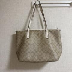 COACH シグネチャー トートバッグ ベージュのサムネイル