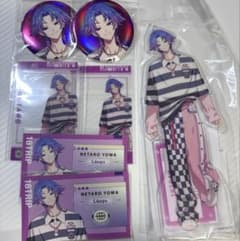 18TRIP 夜半子タろ アクスタ 缶バッジ 名刺風カード まとめ売りのサムネイル