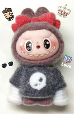 p*3様 ラブブLABUBUグレー&赤色&薄茶キャラクタぬいぐるみマスコットキーのサムネイル