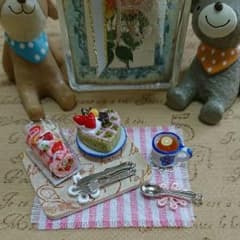モコッキー様専用  再販  イチゴロールケーキ&抹茶ケーキセット♪のサムネイル