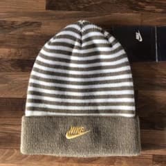 新品タグ付き！NIKEニット帽のサムネイル