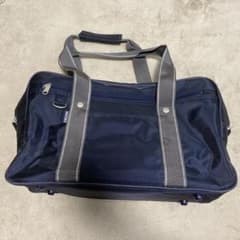 女子高生　スクールバッグ　修徳高校のサムネイル