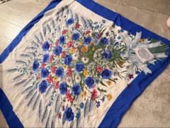 GUCCI 花柄 シルクスカーフのサムネイル
