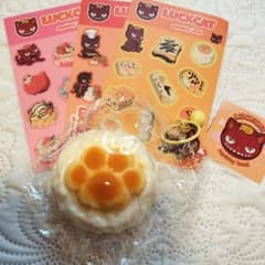新品　未使用品　LUCKCAT　猫の肉球マシュマロ　スクイーズのサムネイル