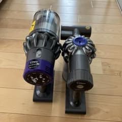 Dyson V10 & DC61 コードレス掃除機　本体のジャンク品　動きませんのサムネイル