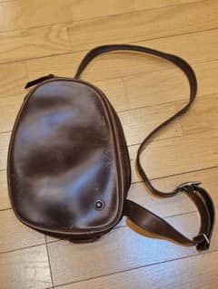 MOTO ボディバッグ　クロムエクセルレザー ブラウン MOTO モト/ボディバッグ/クロムエクセルレザー ブラウン - メルカリ