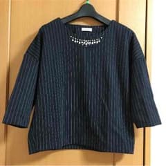 [新品 タグ付き]ビジュー付き ストライププルオーバーのサムネイル