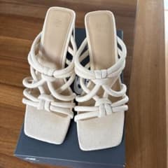 H&M ベージュ サンダル 約9cmヒールのサムネイル