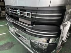 新型 FUSO スーパーグレート グリルフィン ステッカー 出張貼り付け