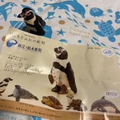 新江ノ島水族館 はしもとみおの彫刻 フンボルトペンギンのサムネイル