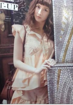 お値下げ！snidel サテンフリルトップス&ショーパン(セットアップ仕様)のサムネイル